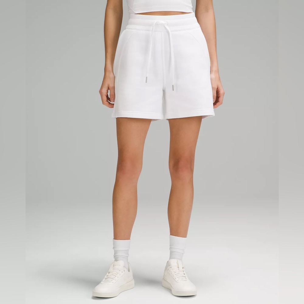 Lululemon Scuba High Rise Short 5” - Picture 2 of 5